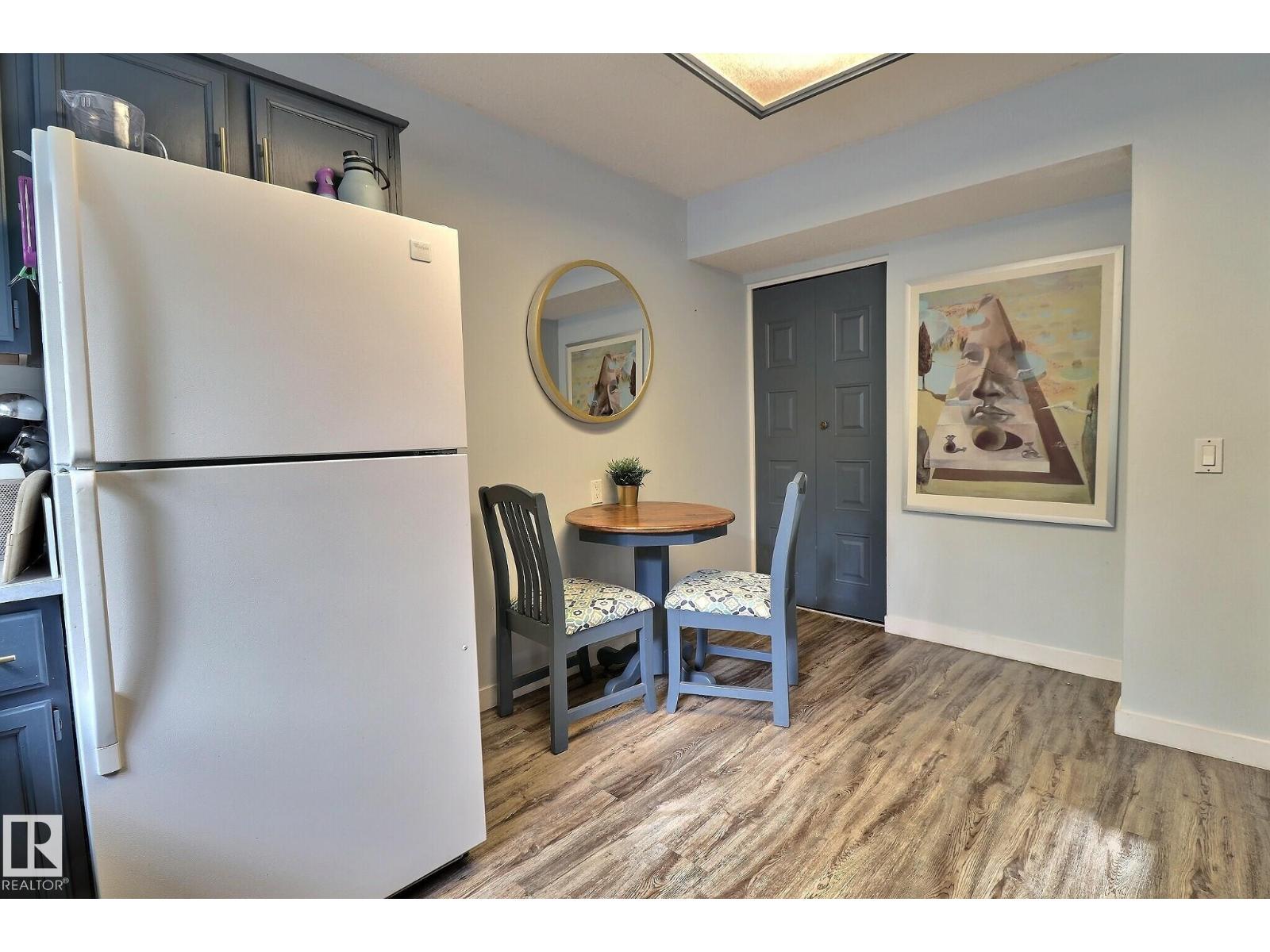 5315 39 Av Nw Property Photo 7