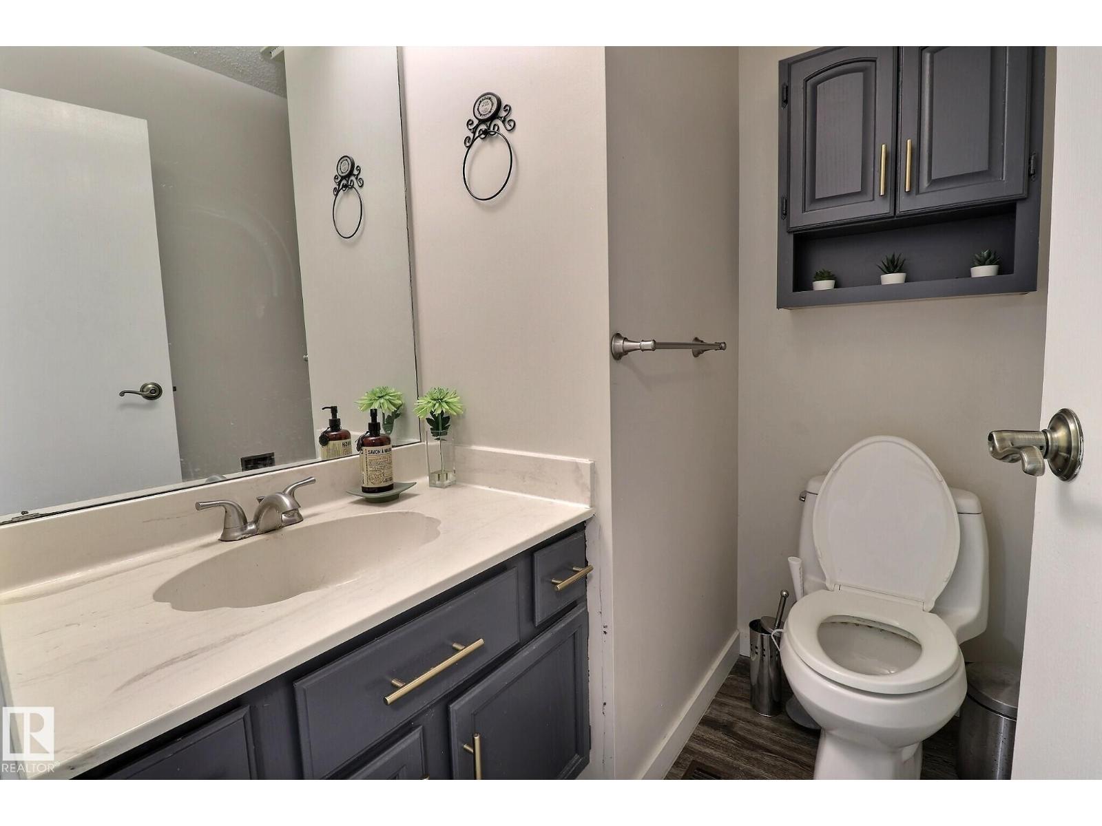5315 39 Av Nw Property Photo 10