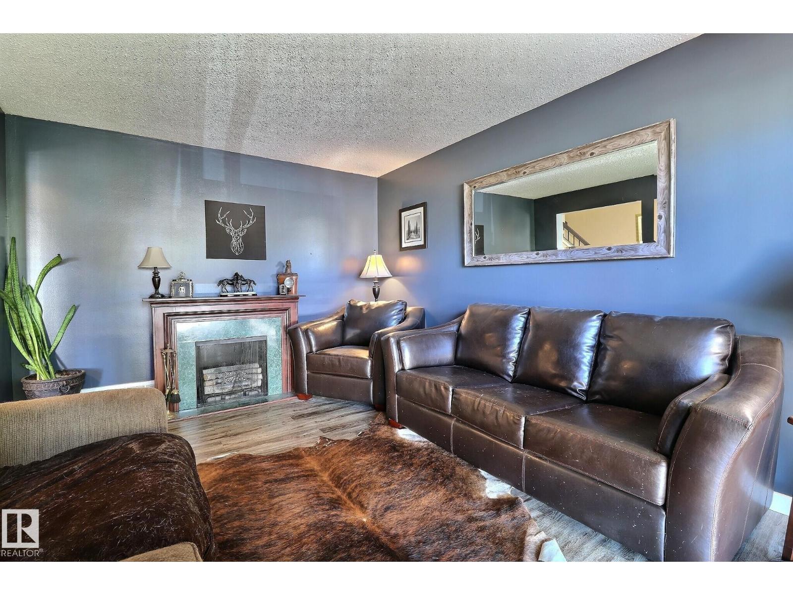 5315 39 Av Nw Property Photo 12