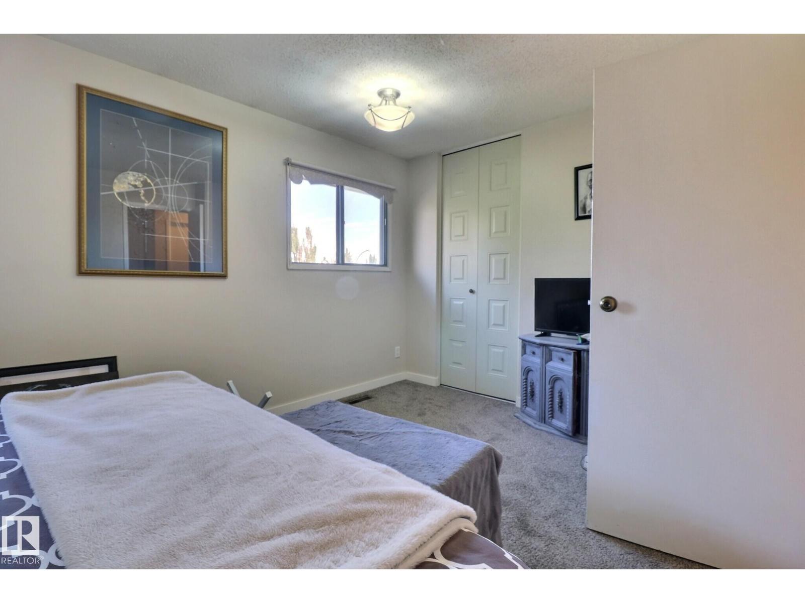 5315 39 Av Nw Property Photo 14