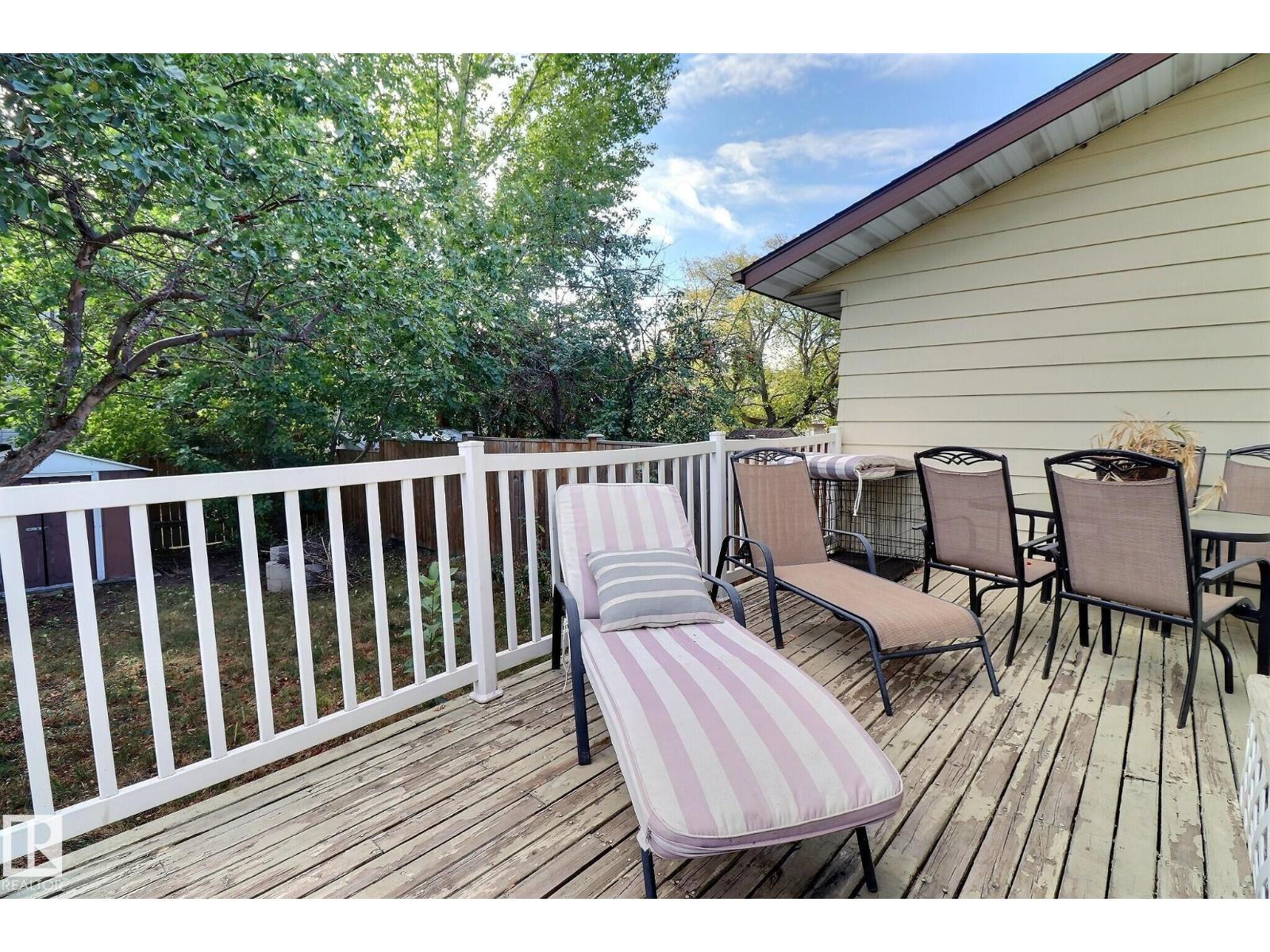 5315 39 Av Nw Property Photo 16