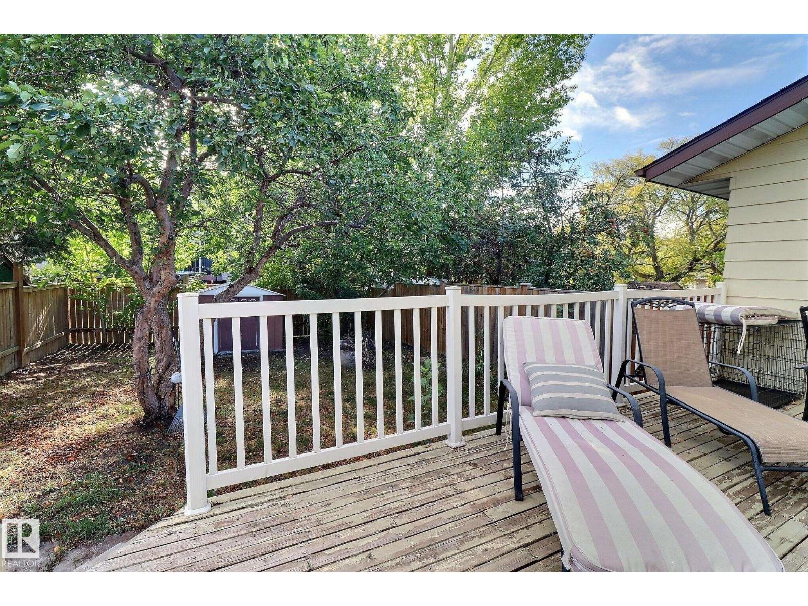 5315 39 Av Nw Property Photo 17