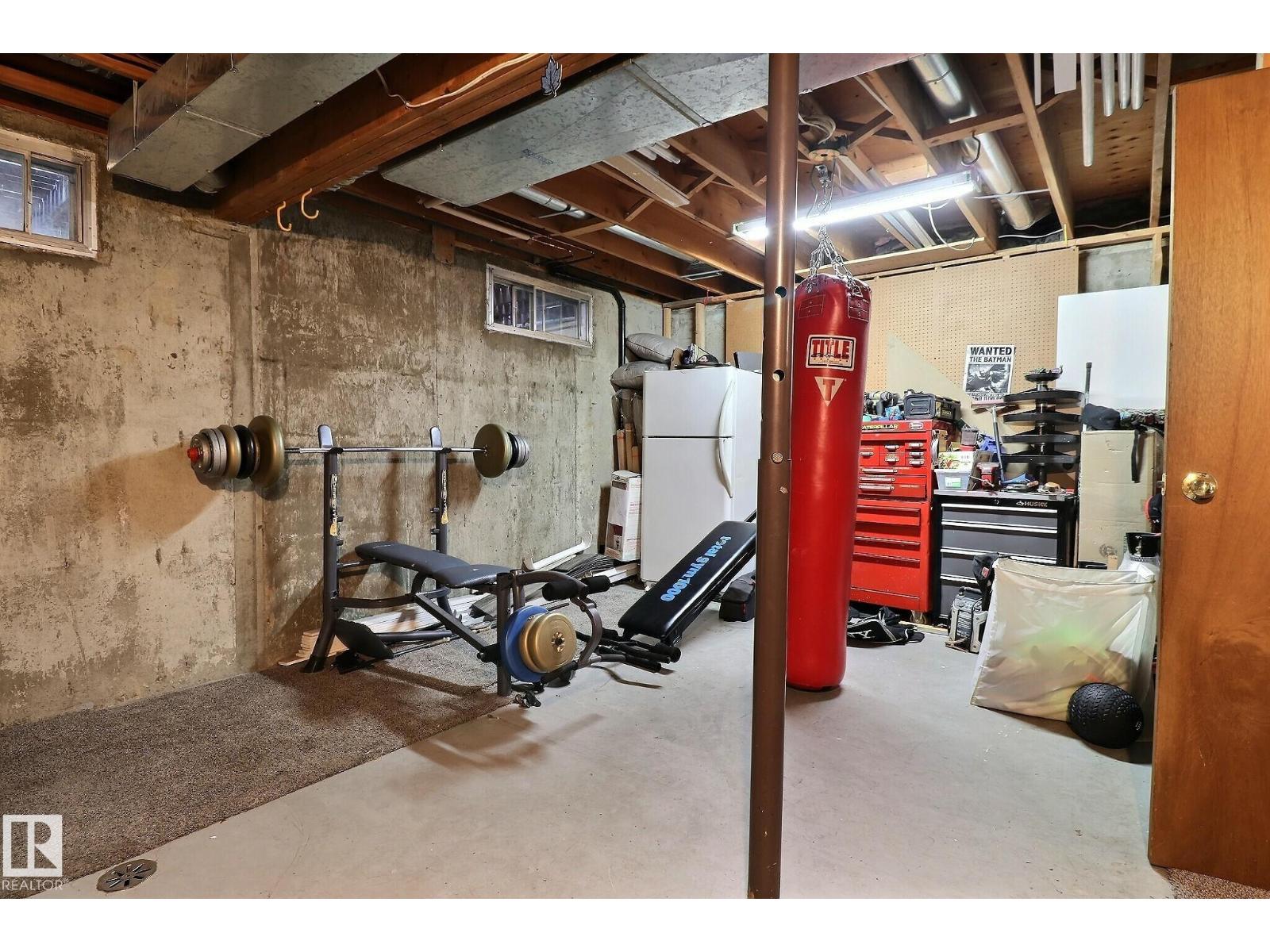 5315 39 Av Nw Property Photo 20