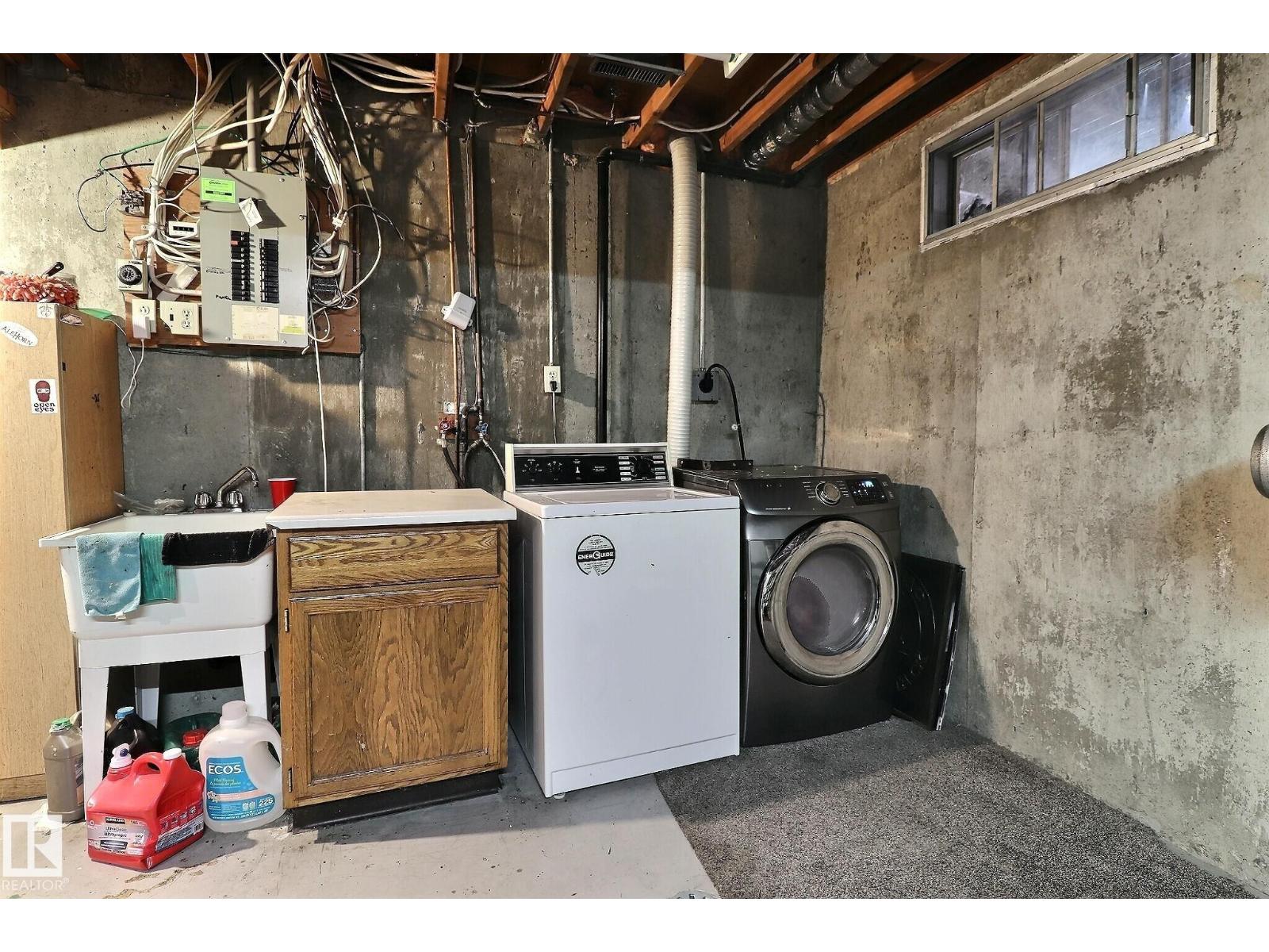 5315 39 Av Nw Property Photo 22