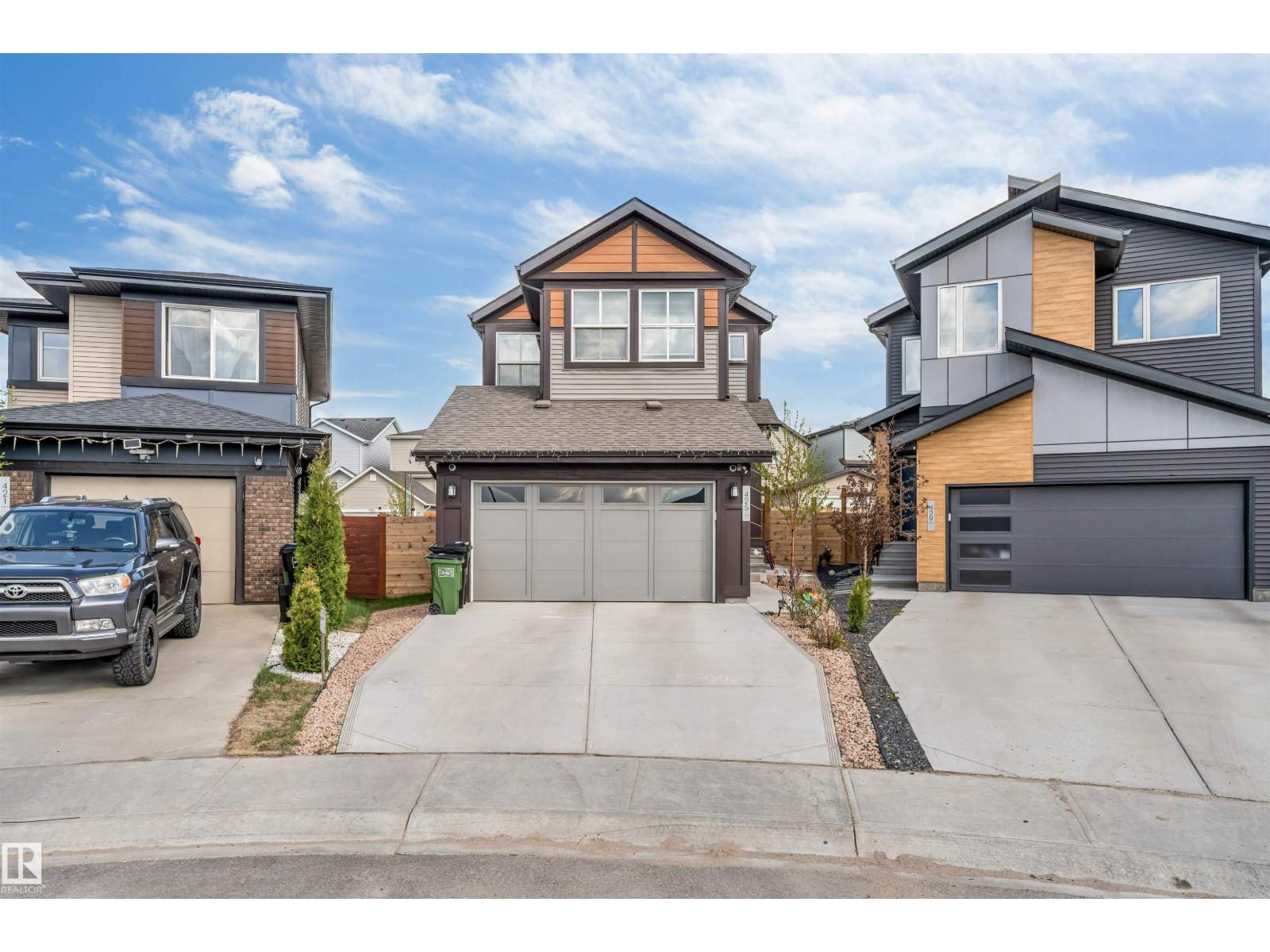 425 41 ST SW Property Photo 1