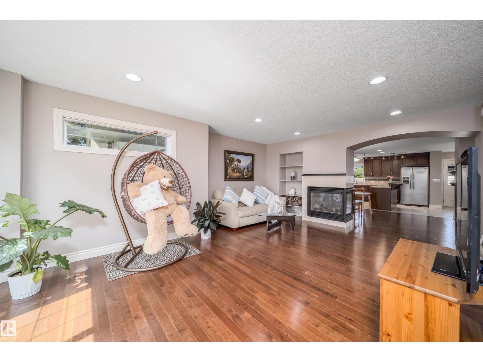 11342 79 Av Nw Property Photo 2