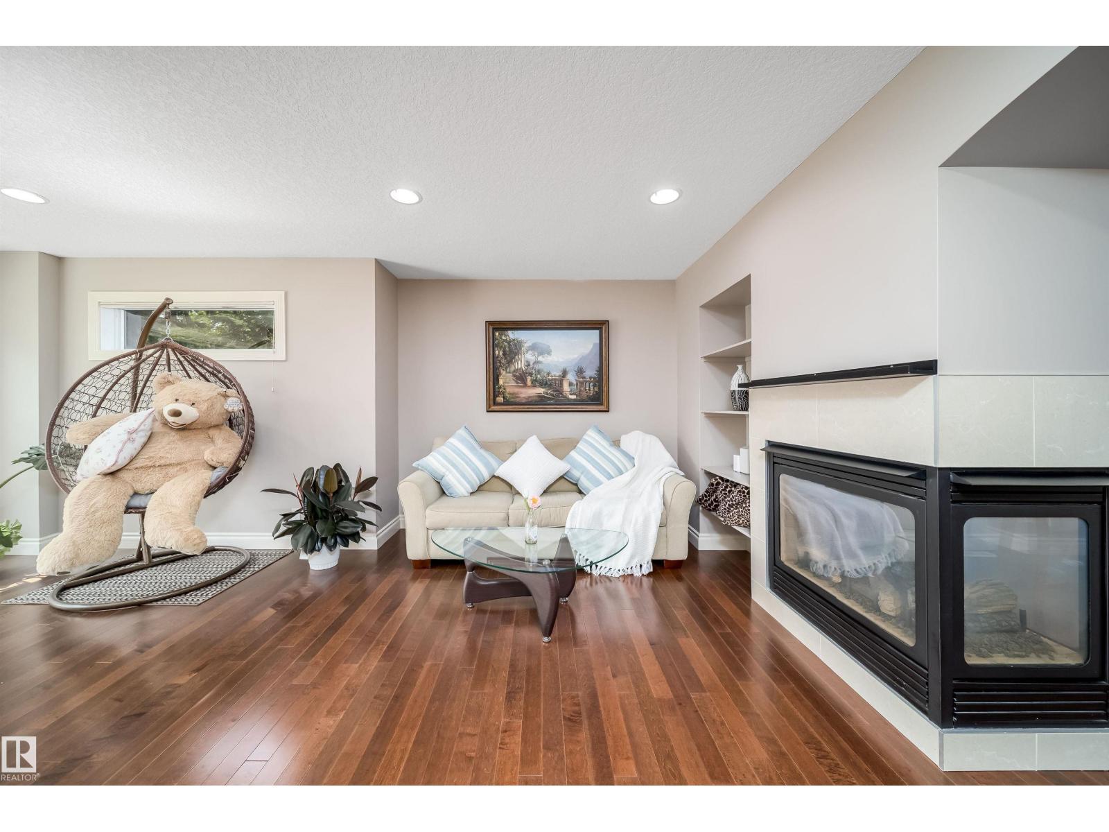 11342 79 Av Nw Property Photo 3