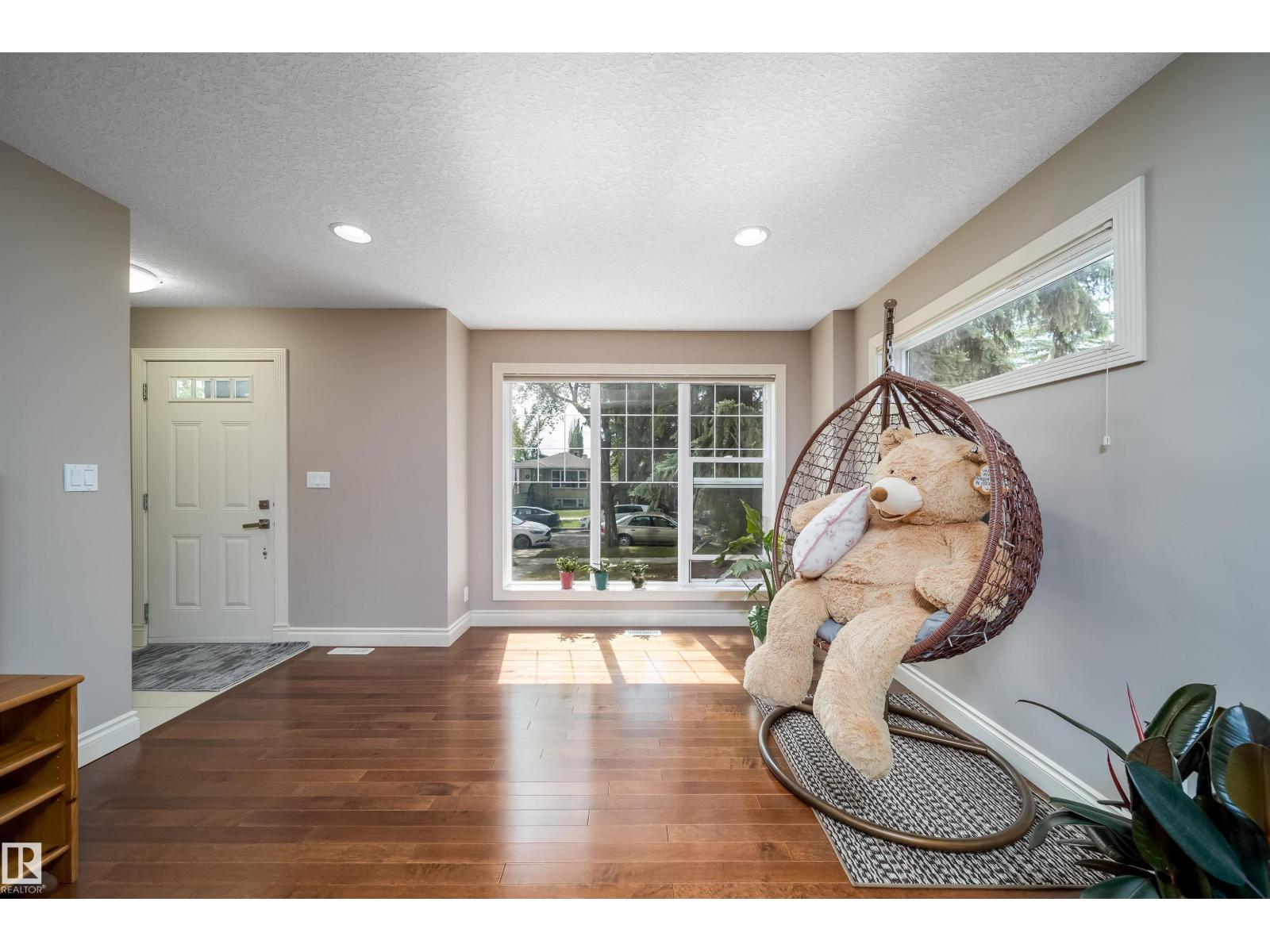 11342 79 Av Nw Property Photo 5