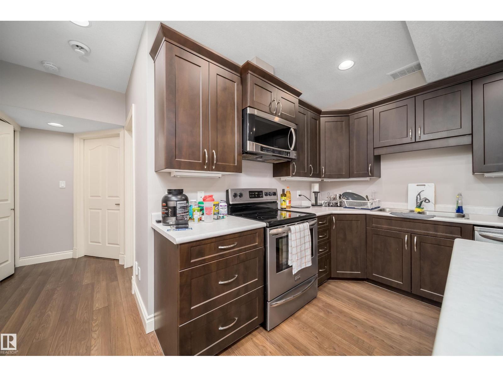 11342 79 Av Nw Property Photo 33