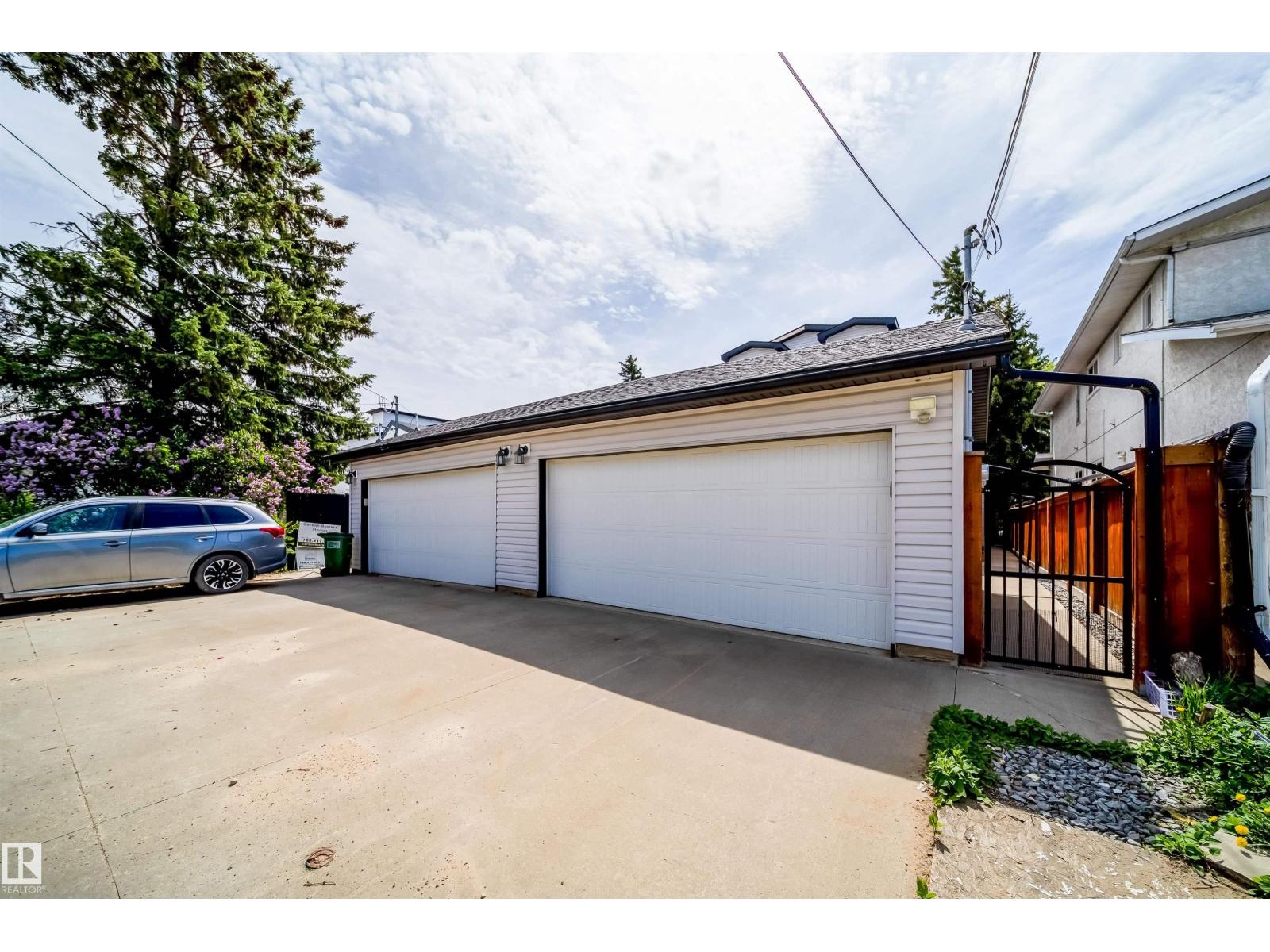 11342 79 Av Nw Property Photo 49