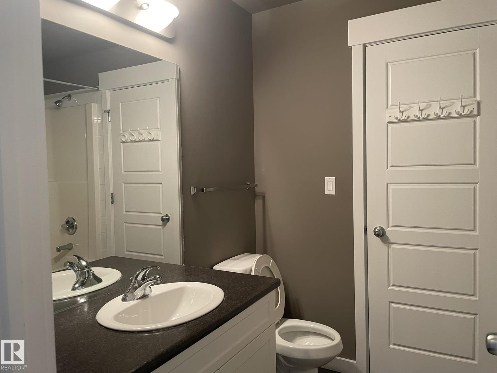 #504 10518 113 St Nw Property Photo 4