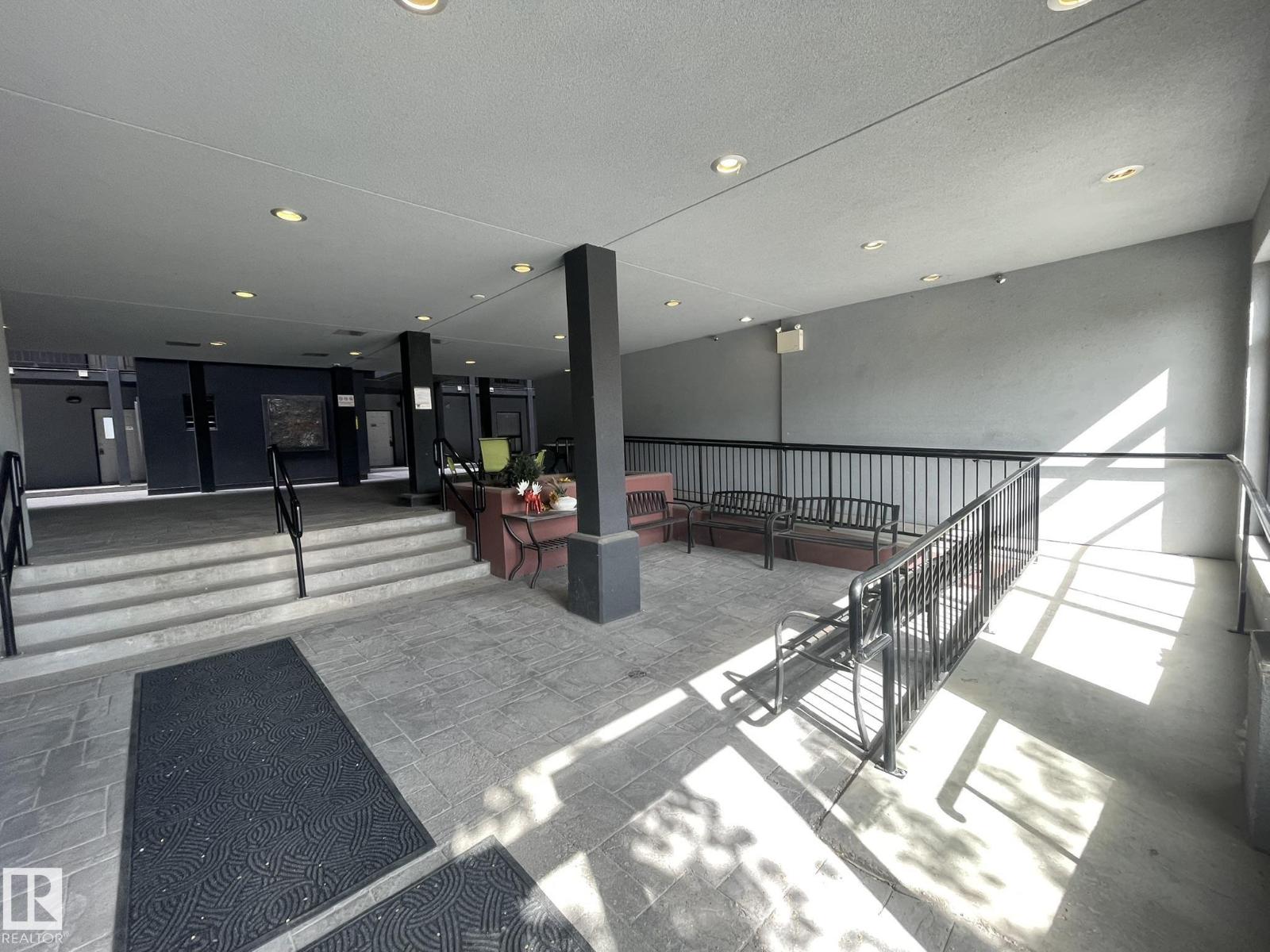 #504 10518 113 St Nw Property Photo 6