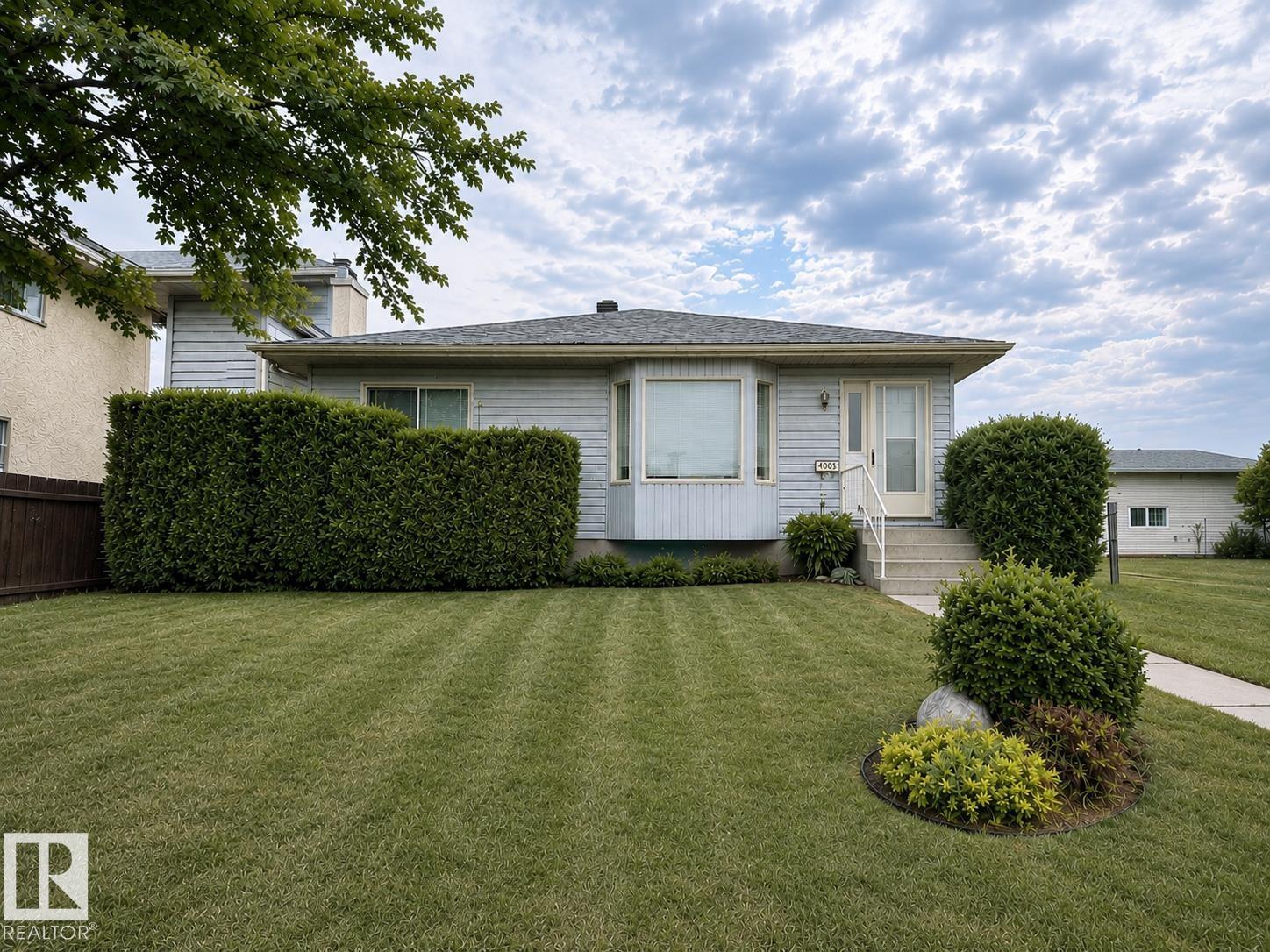 4005 55 Av Property Photo 1