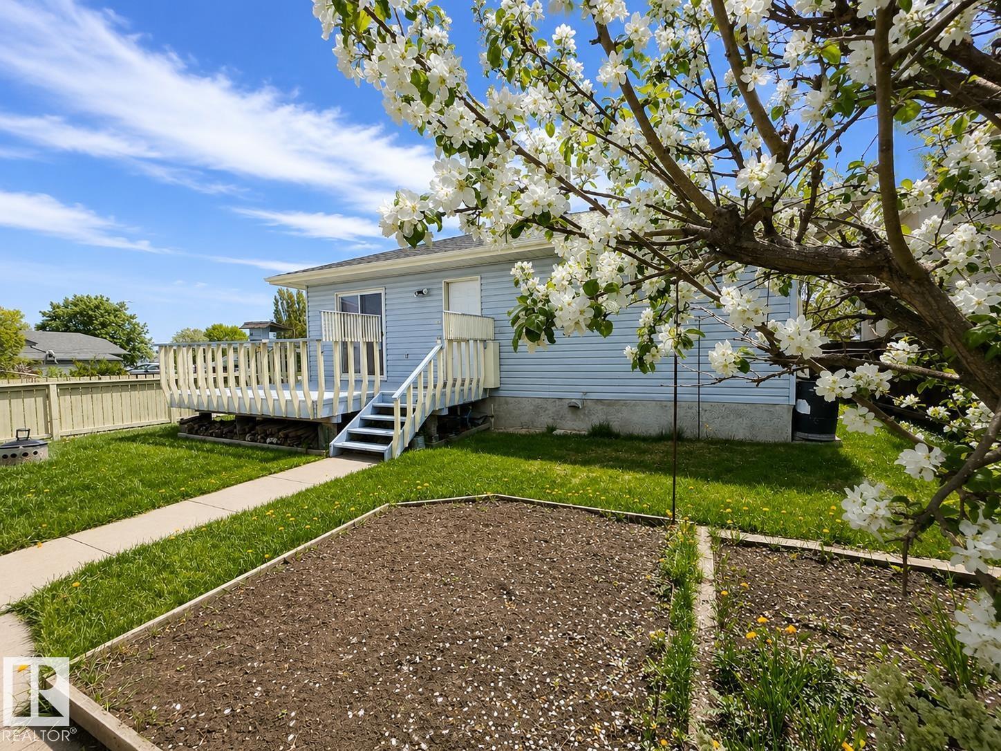 4005 55 Av Property Photo 3