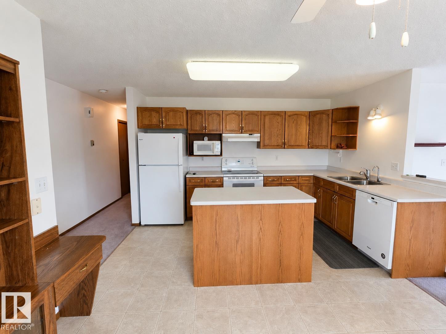 4005 55 Av Property Photo 8