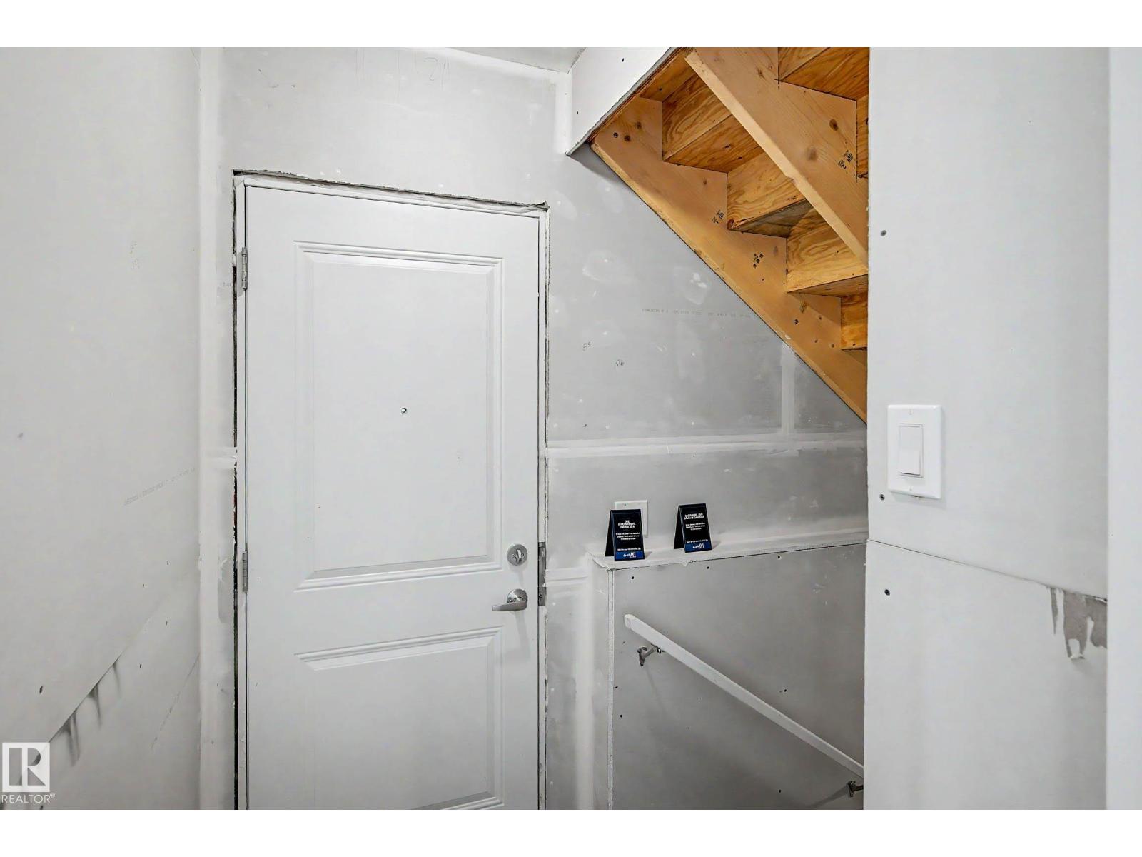 21120 25 Ave Nw Property Photo 30
