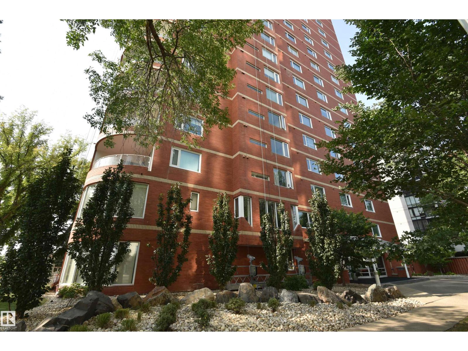 #201 10010 119 St Nw Property Photo 1