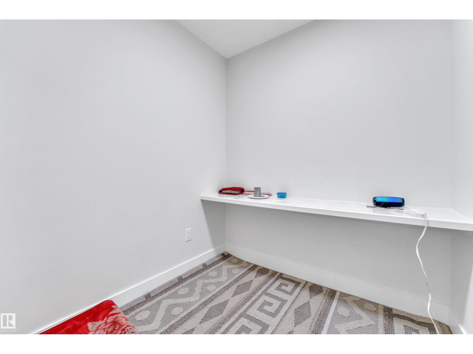 5936 18 St Ne Property Photo 15
