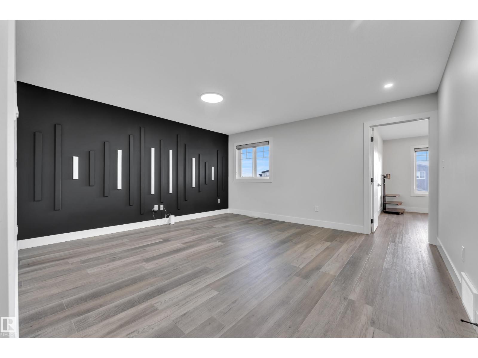 5936 18 St Ne Property Photo 20