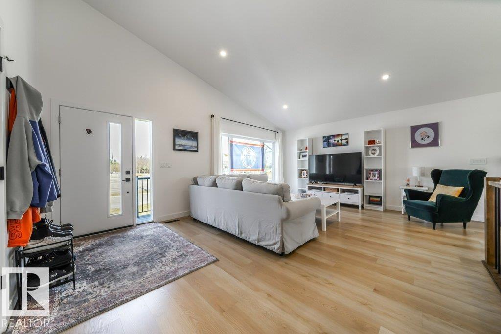 11303 111 Av Nw Property Photo 3