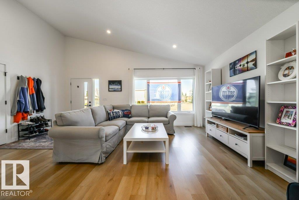 11303 111 Av Nw Property Photo 4