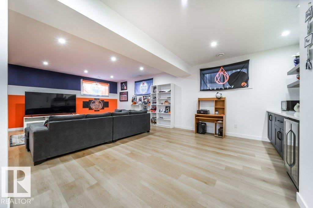 11303 111 Av Nw Property Photo 38