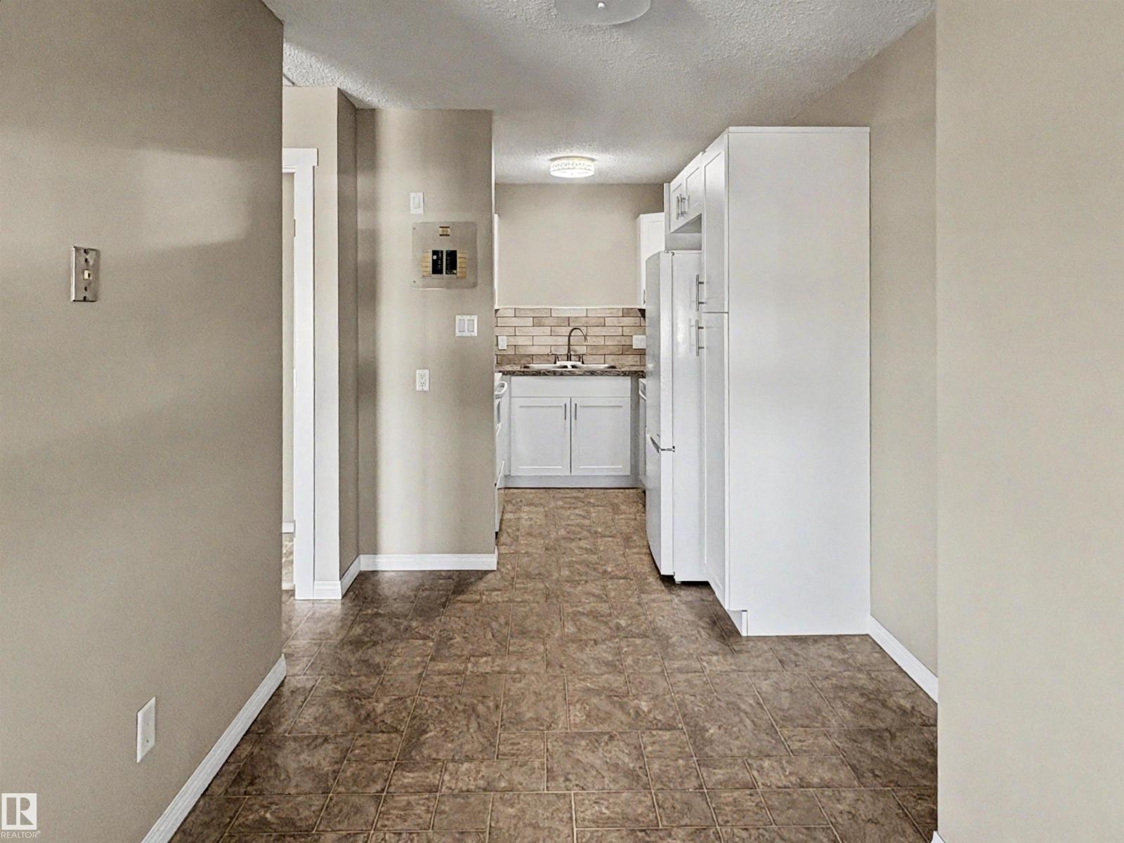 4537 50 Av Property Photo 9