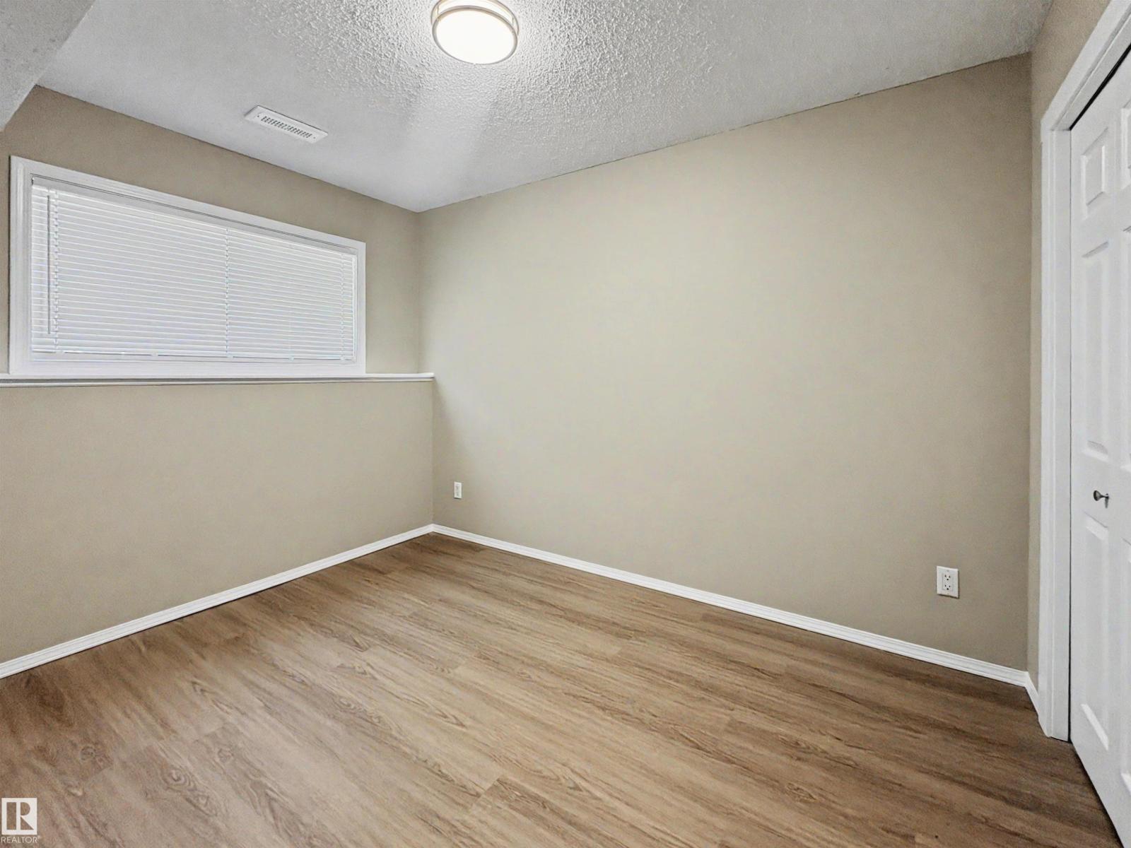 4537 50 Av Property Photo 14