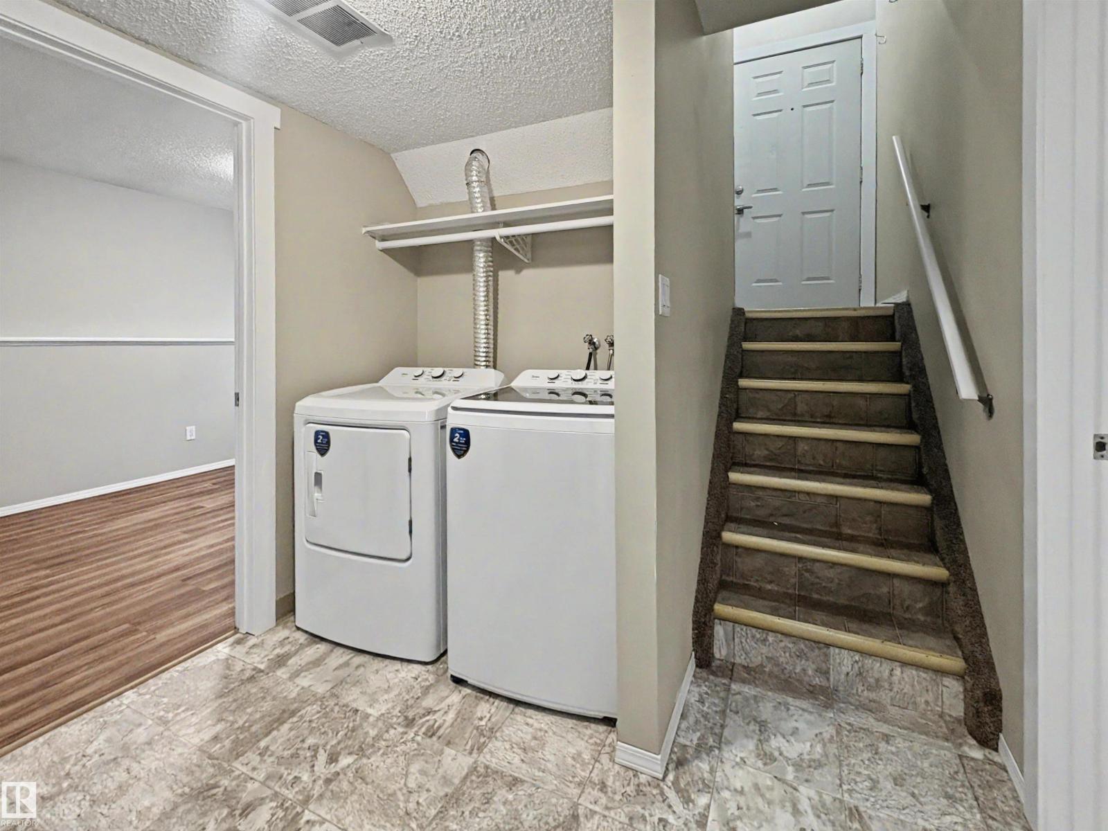 4537 50 Av Property Photo 16
