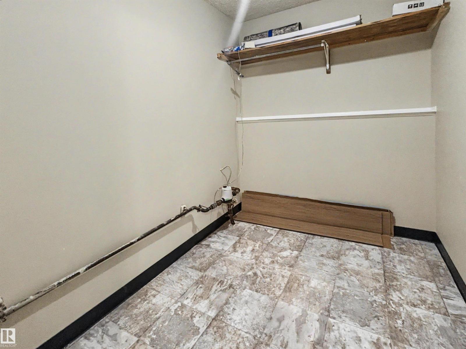 4537 50 Av Property Photo 18
