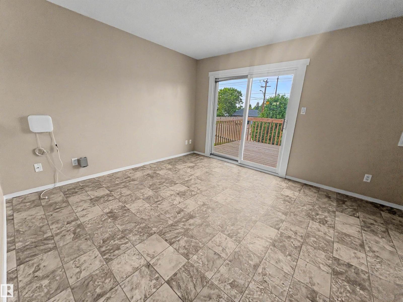 4537 50 Av Property Photo 21