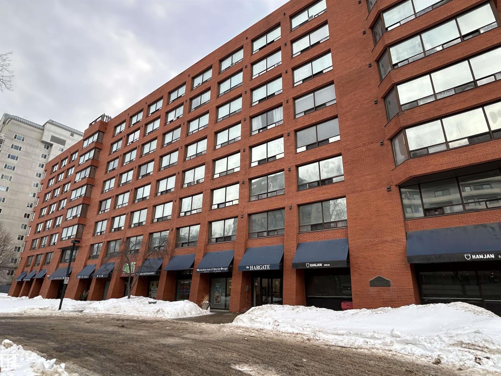 #714 10160 114 ST NW