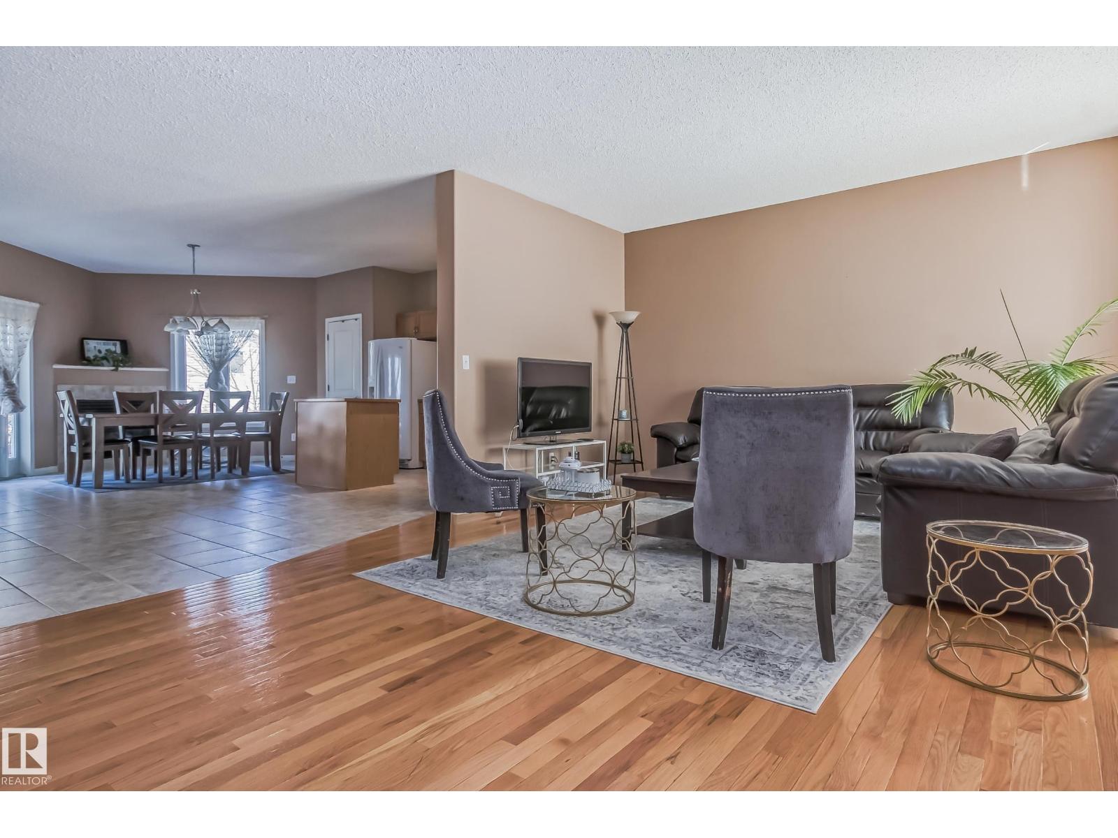#49 8403 164 Av Nw Property Photo 2