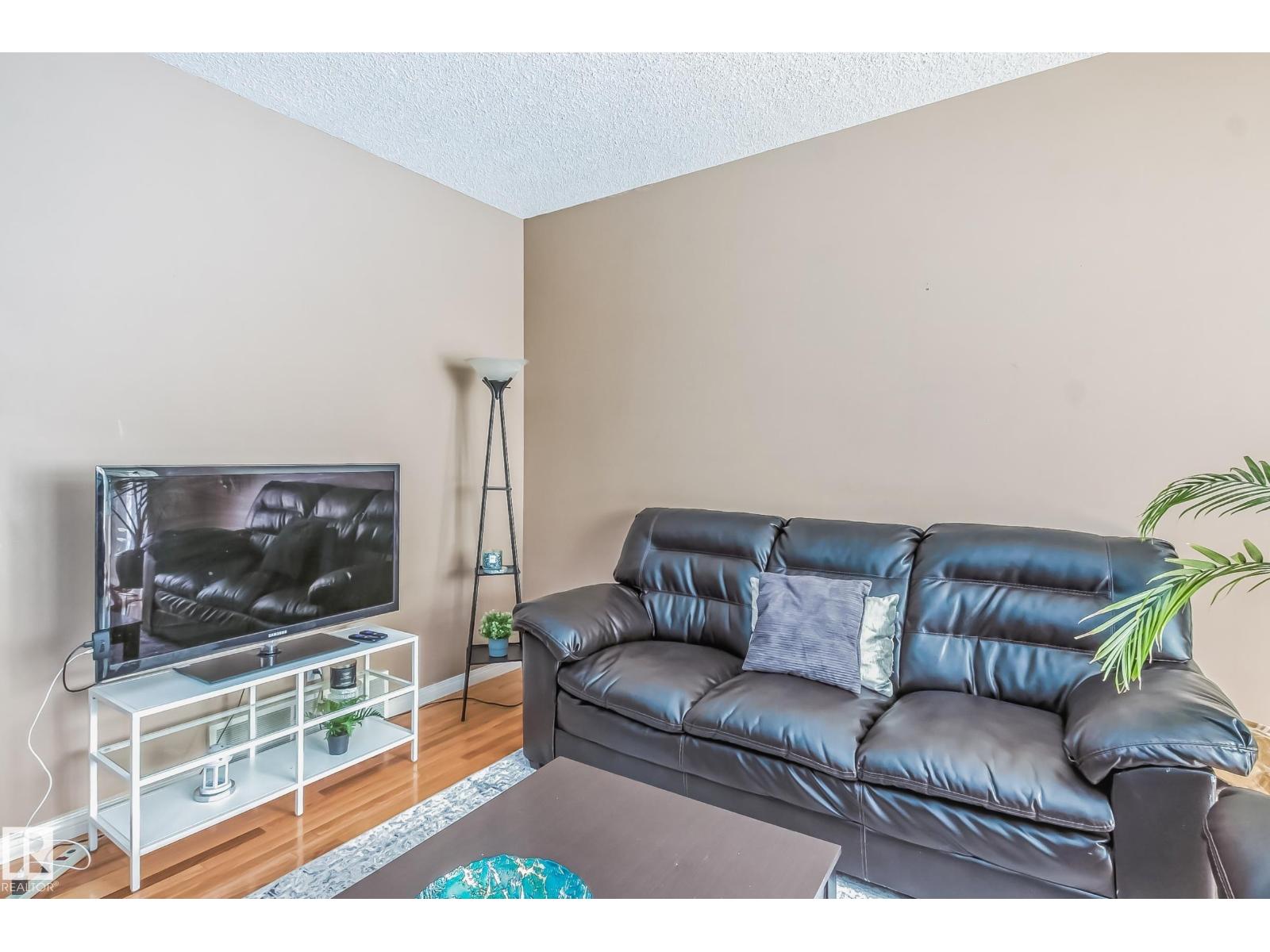 #49 8403 164 Av Nw Property Photo 6