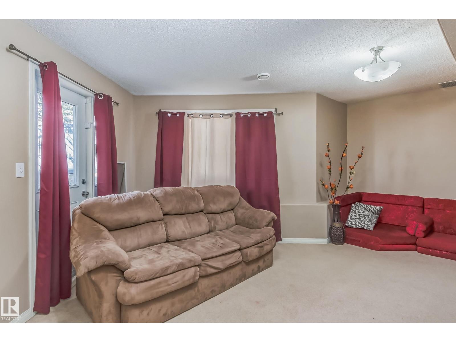 #49 8403 164 Av Nw Property Photo 38