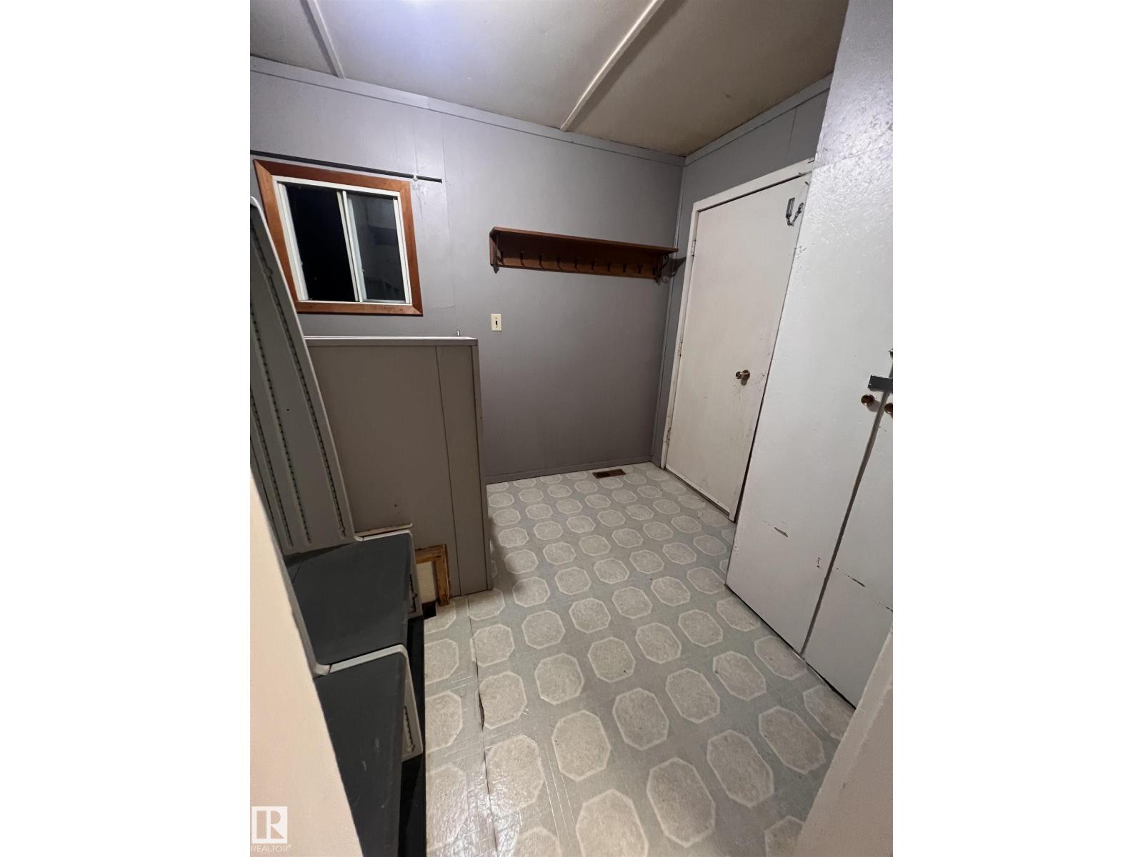 69 Railway Av Property Photo 10