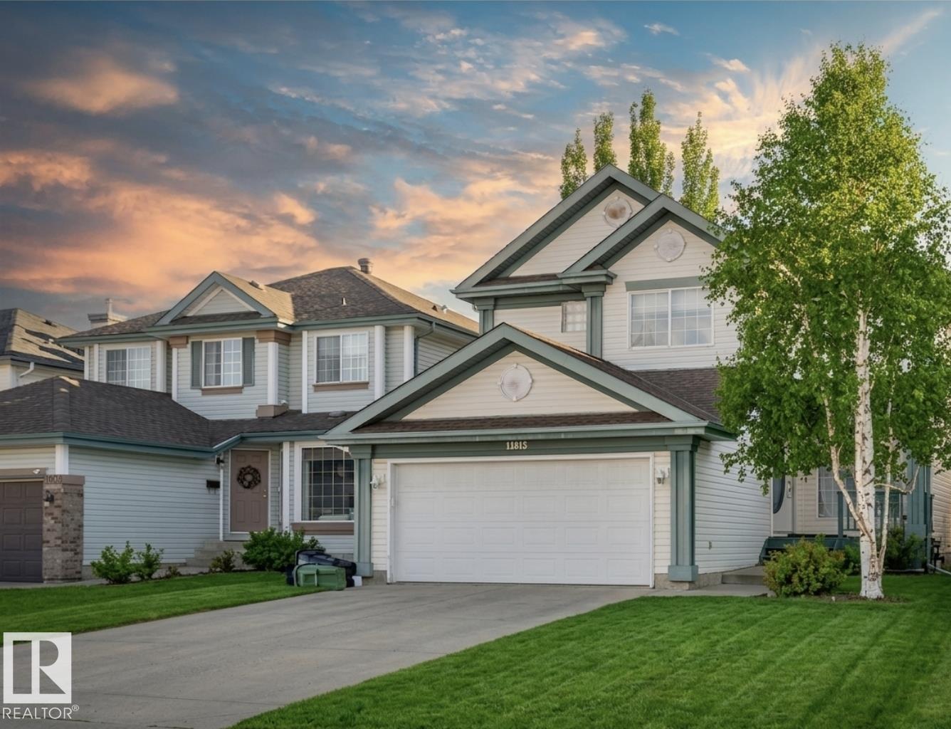 11813 12 AV NW
