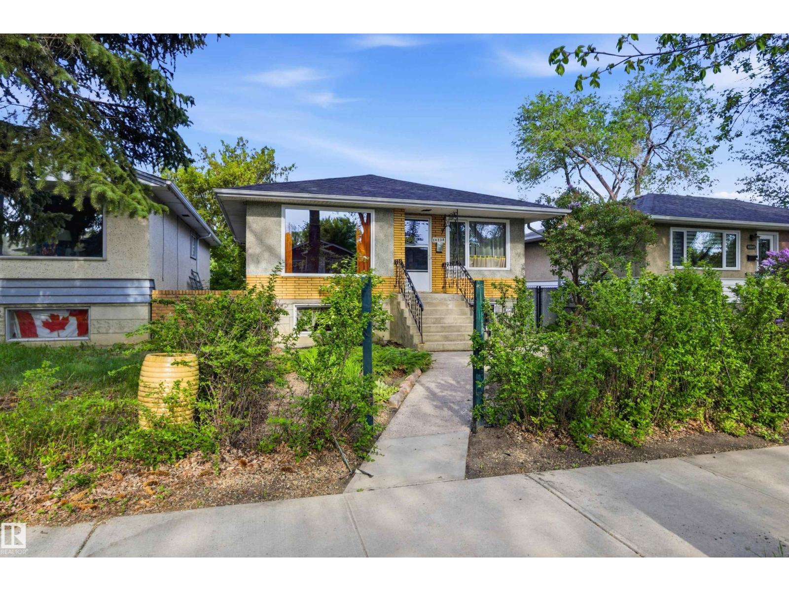 10138 74 ST NW Property Photo 1