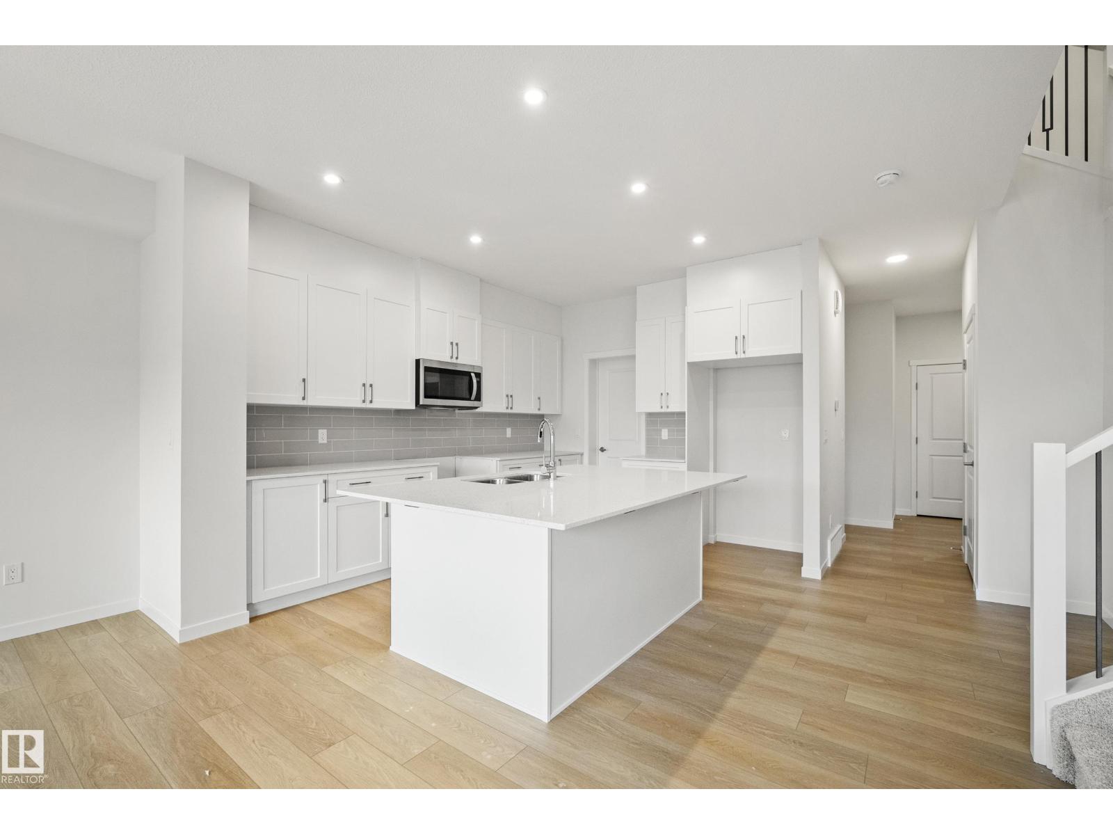20731 24 Av Nw Property Photo 4
