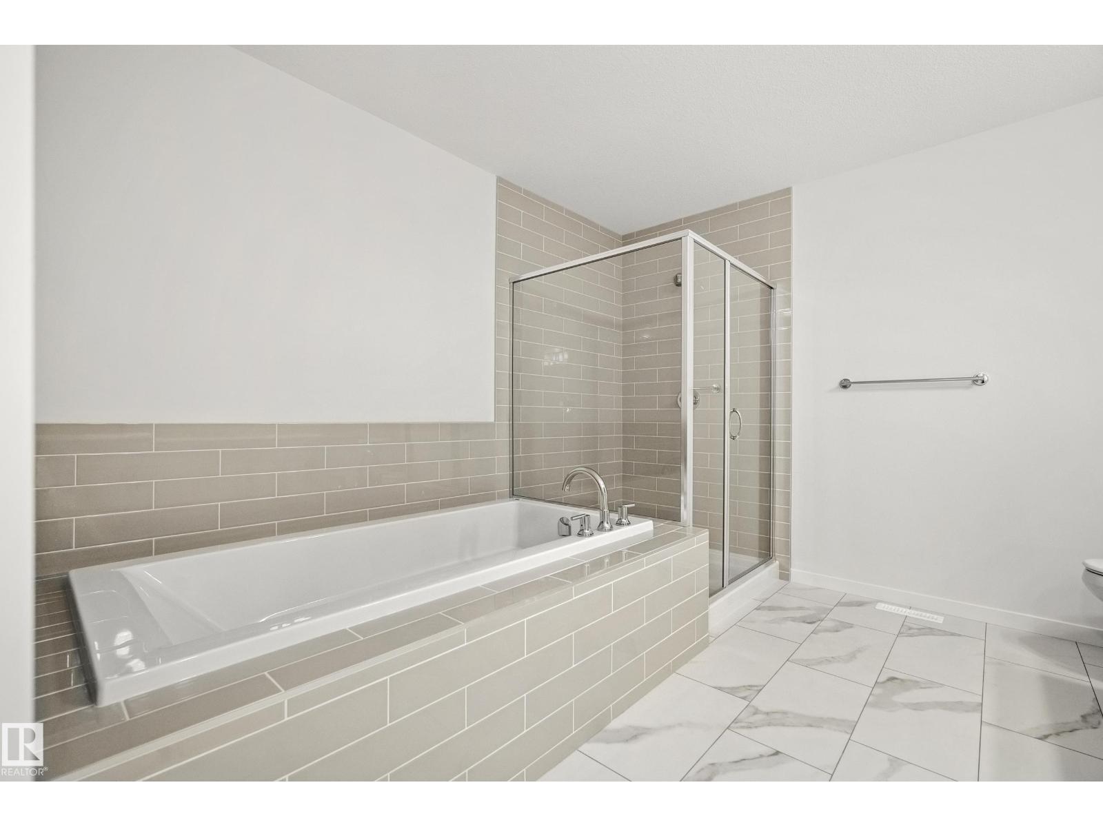 20731 24 Av Nw Property Photo 32
