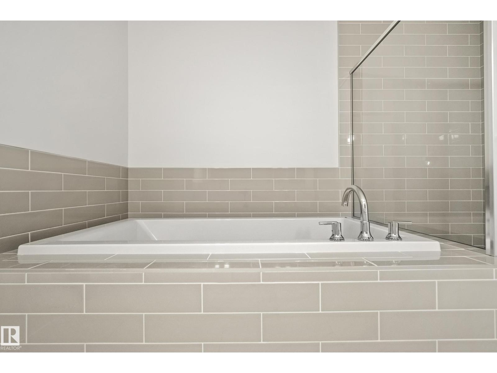 20731 24 Av Nw Property Photo 33