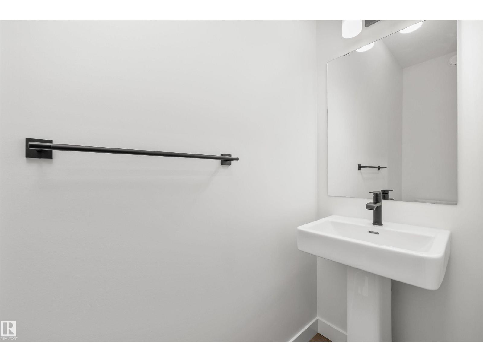 4228 63 St Property Photo 5