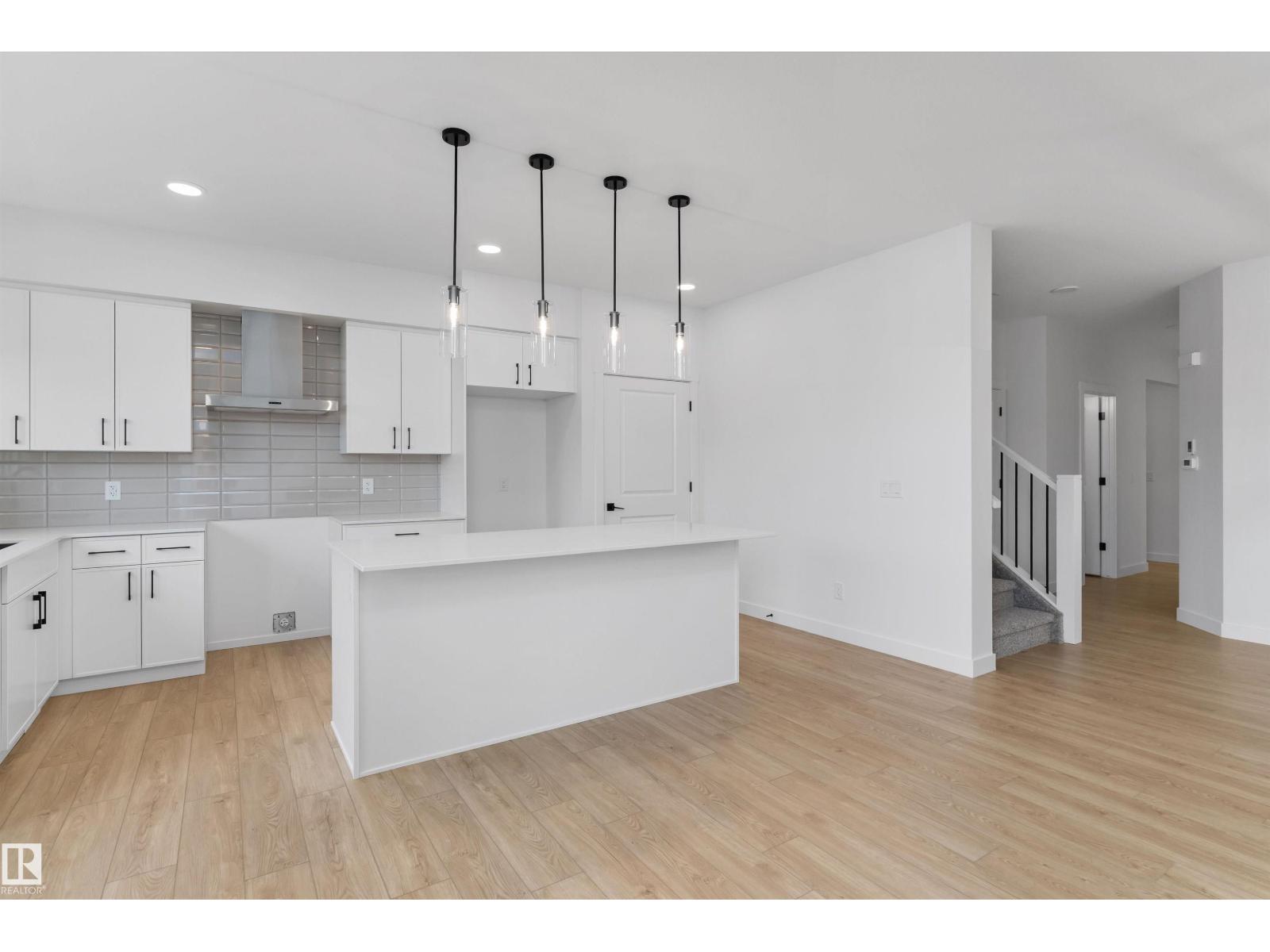4228 63 St Property Photo 5