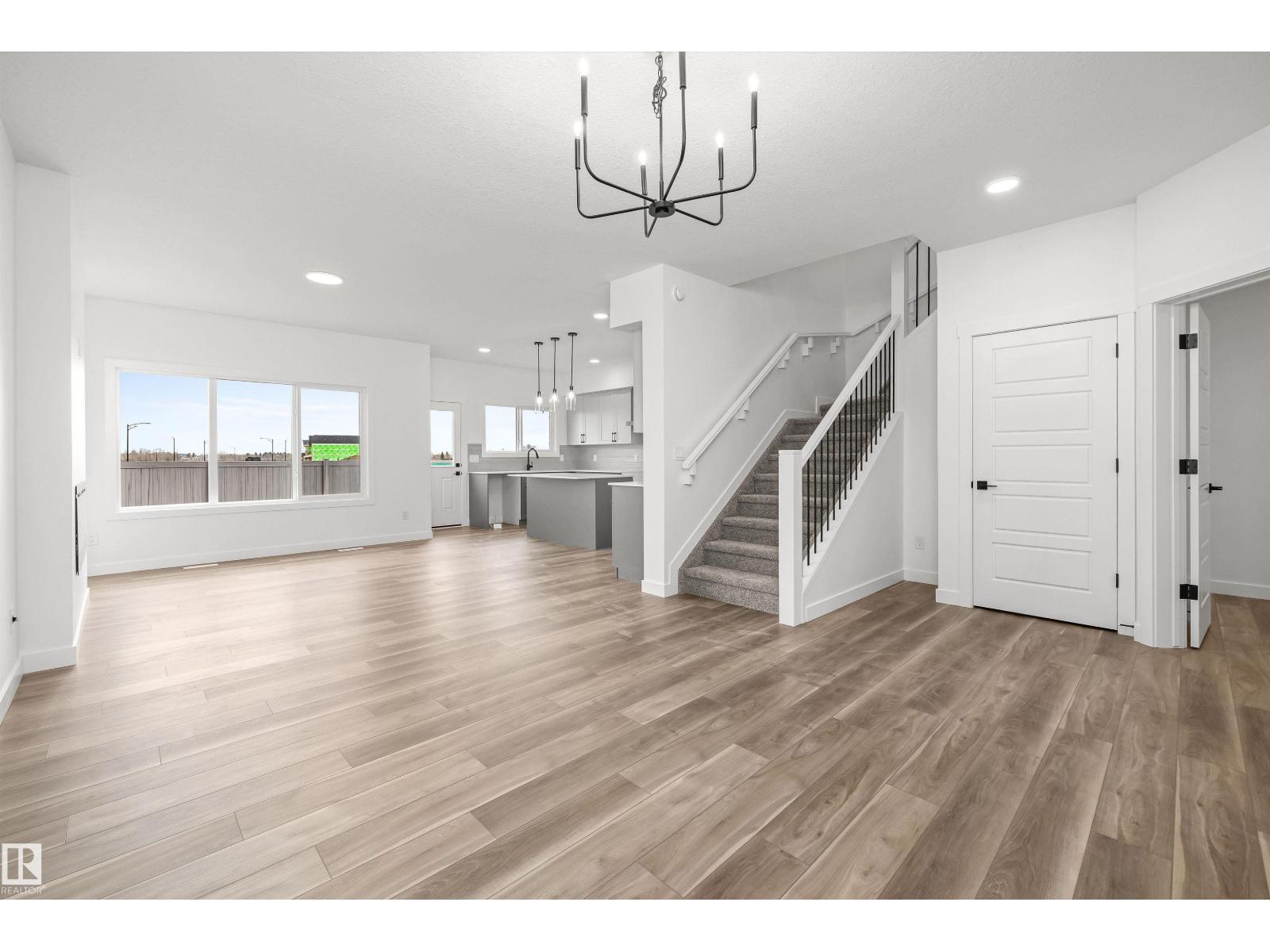 4228 63 St Property Photo 6