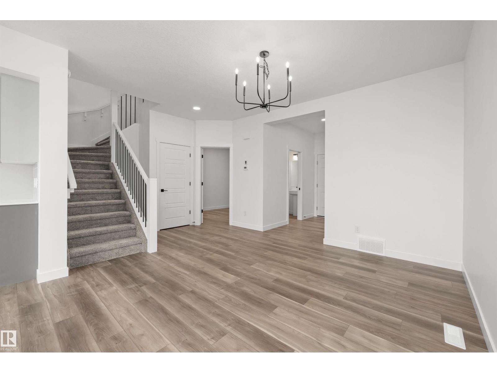 4228 63 St Property Photo 7
