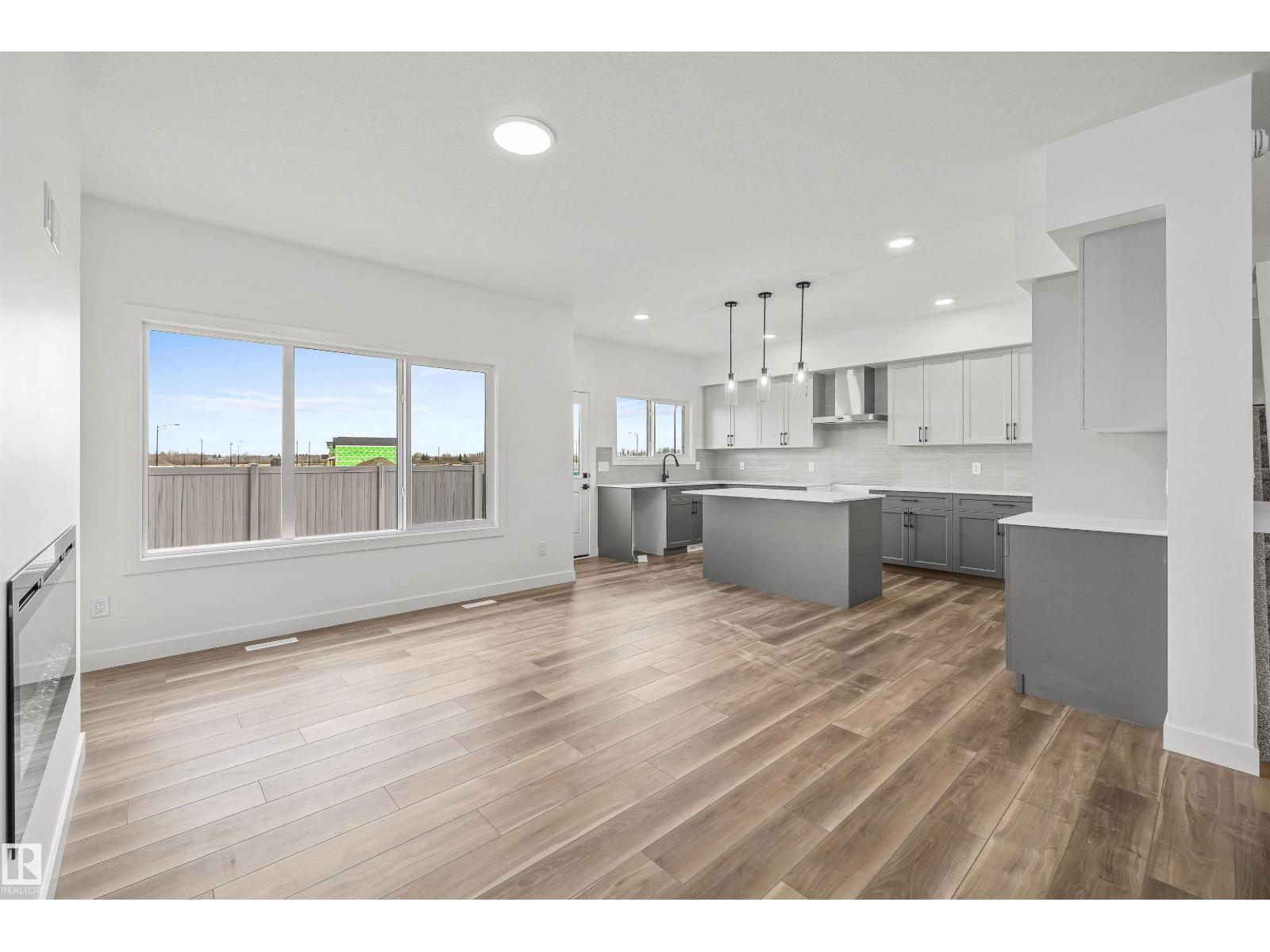 4228 63 St Property Photo 12