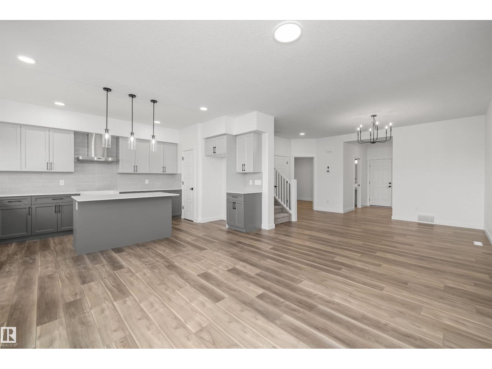 4228 63 St Property Photo 13
