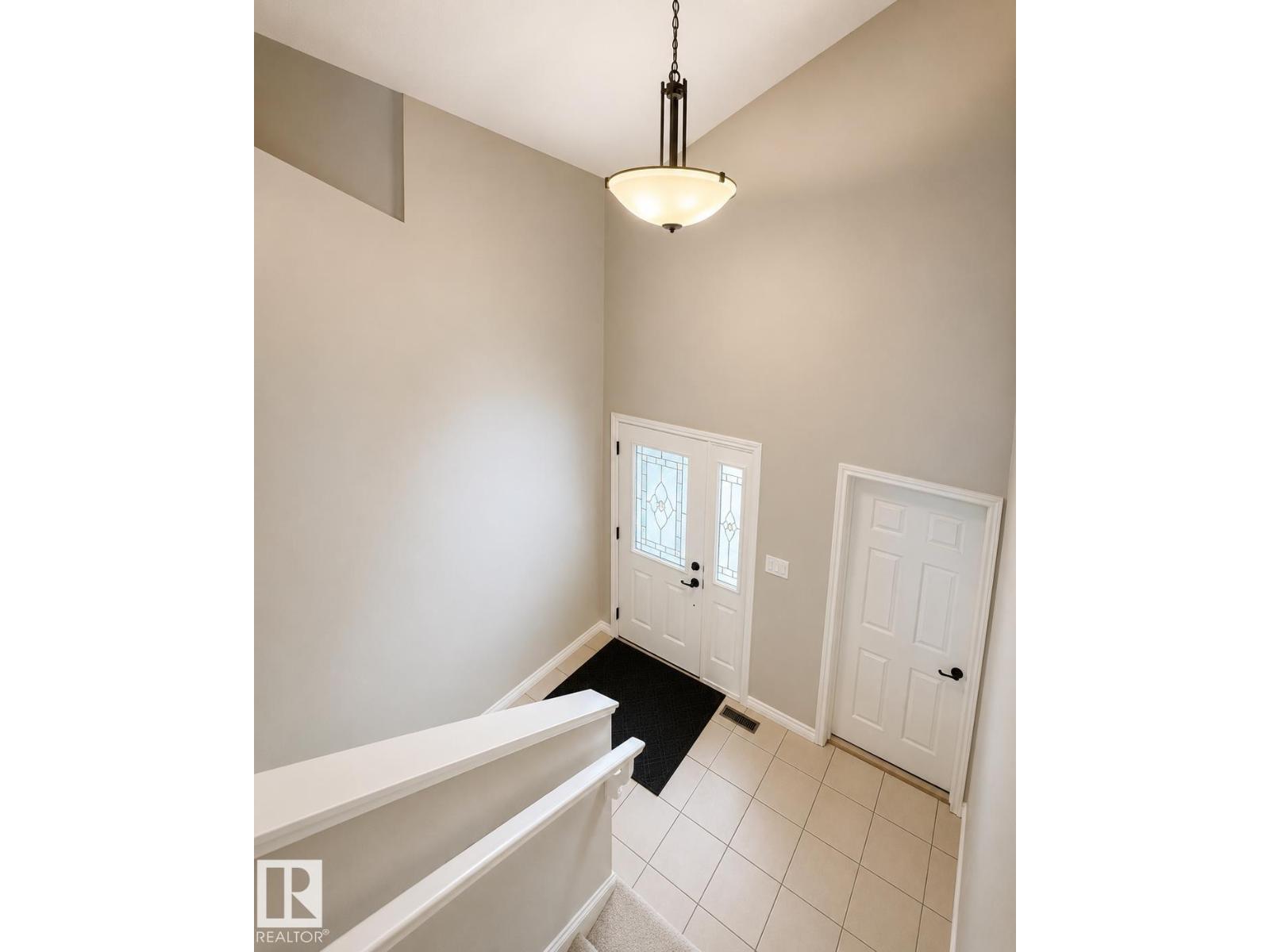 4505 38 Street Property Photo 2