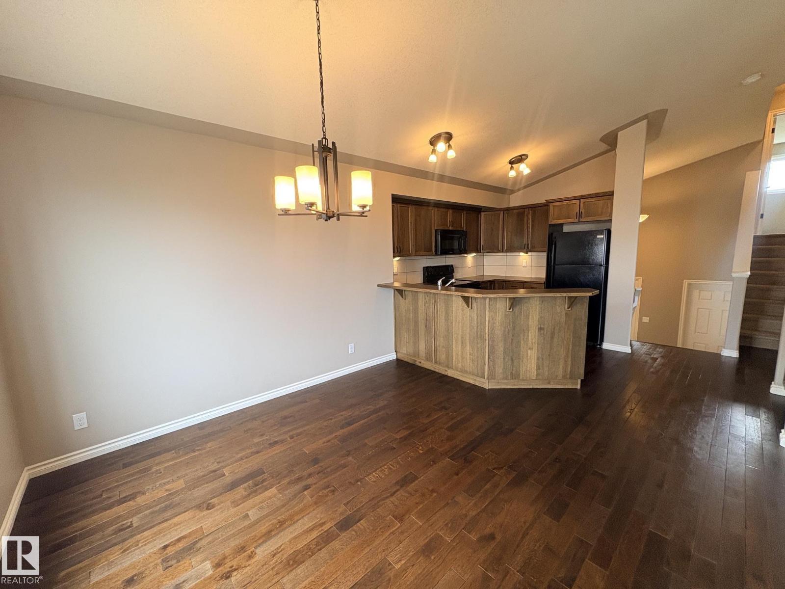 4505 38 Street Property Photo 7