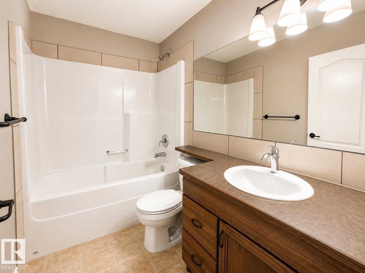 4505 38 Street Property Photo 11